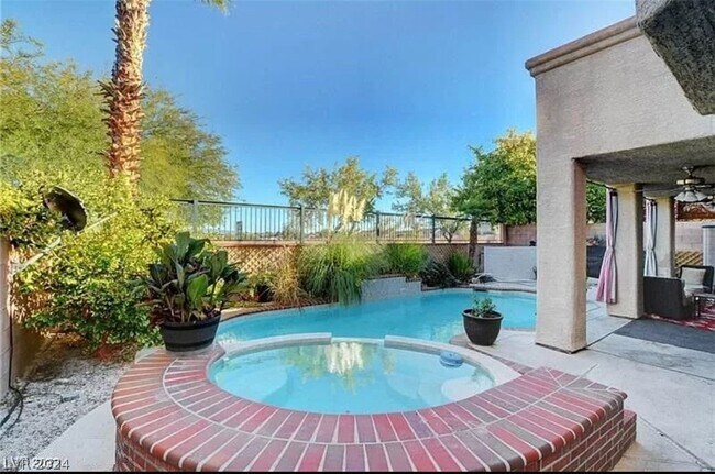 Building Photo - 10617 Turquoise Valley Dr