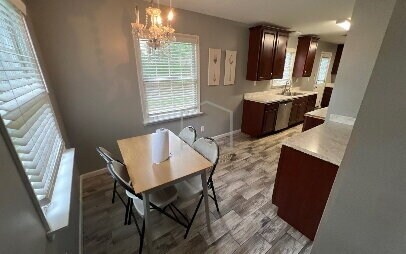 Building Photo - "Spacious 5-Bedroom Retreat with Fireplace - 3,231 Sq Ft of Comfort in Memphis!"