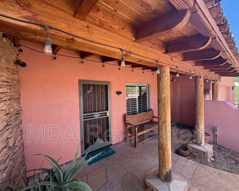Foto principal - 2843 E Captain Dreyfus Ave