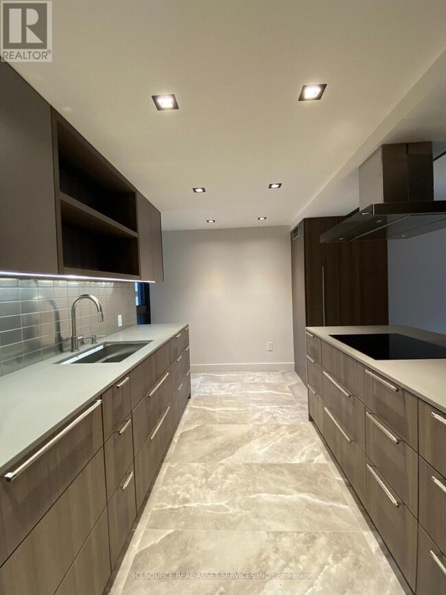 Building Photo - 62 Wellesley St W