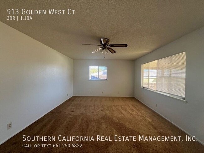 Foto del edificio - 913 Golden W Ct