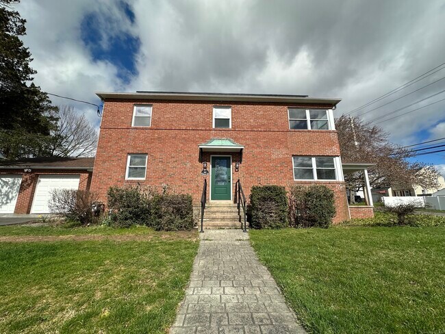 Building Photo - 210 Highland Ave