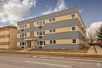 Building Photo - 10116 S Pulaski Rd