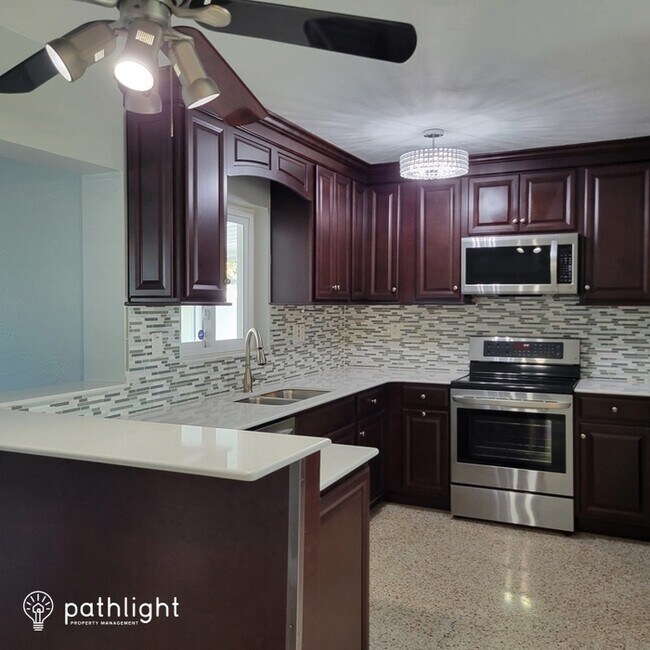 Building Photo - 6145 50Th Avenue N, Kenneth City, FL, 33709