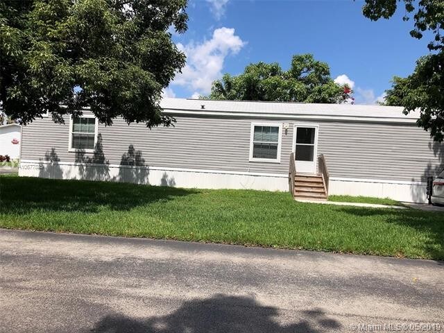 Building Photo - 35250 SW 177th Ct  46