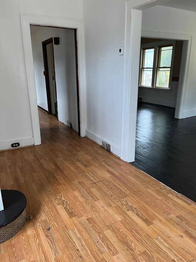 Building Photo - Three Bedroom Single Family House