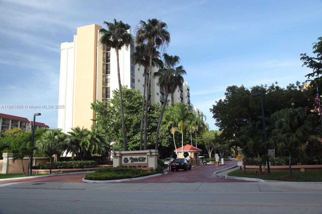 Foto principal - 17021 N Bay Rd