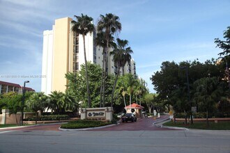 Building Photo - 17021 N Bay Rd