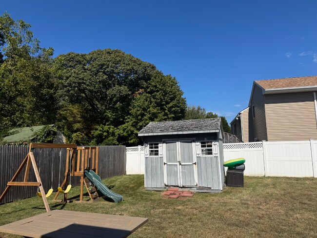 Foto del edificio - 1239 August Rd