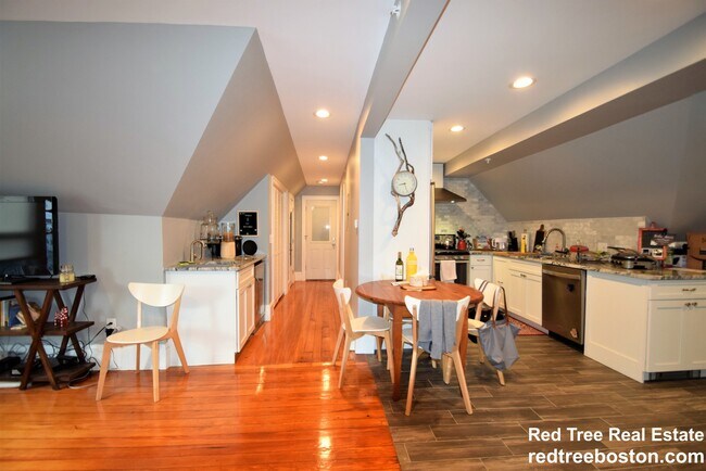 Foto del edificio - 62 Mapleton St