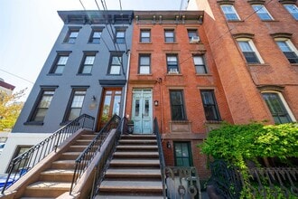 Building Photo - 702 Bloomfield St