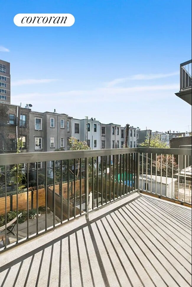 Building Photo - 310 Menahan St
