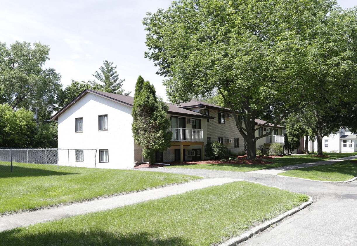 530 Madison St, Anoka, MN 55303 Apartments in Anoka, MN