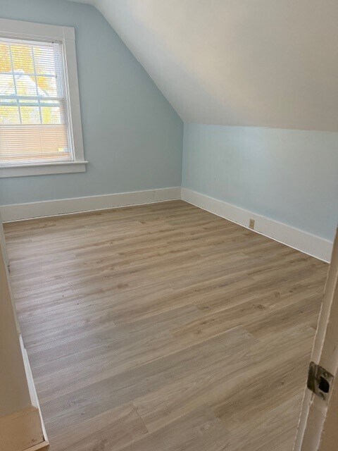 Foto del edificio - 256 Lowell Ave