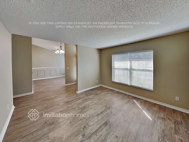 Foto del edificio - 1911 Summit Oaks Cir