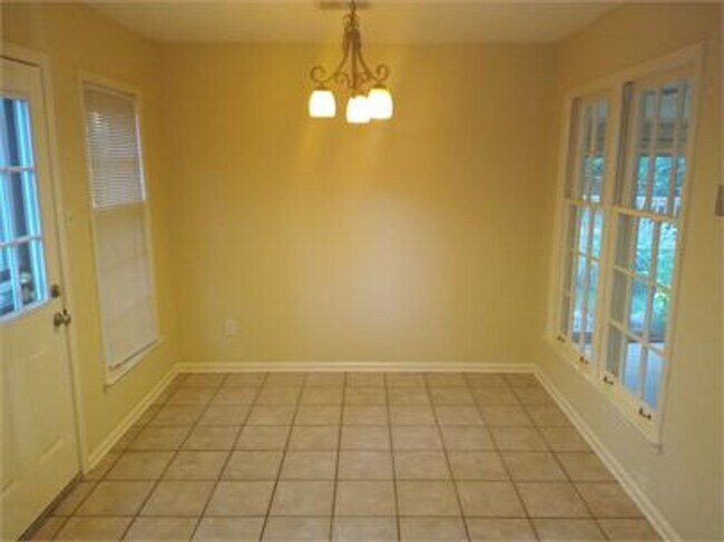 Foto del edificio - Coming soon. Charming 3-Bedroom Home in Co...
