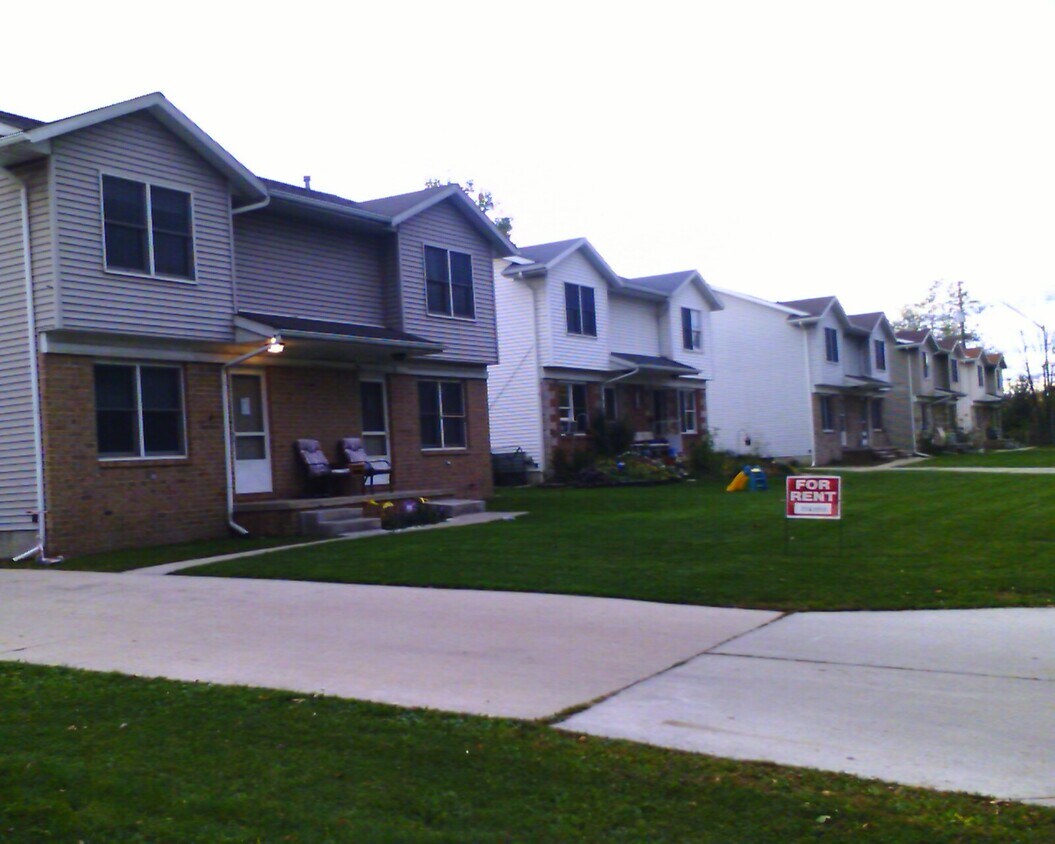 Primary Photo - 2582 John L St