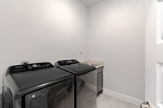 Building Photo - 25018 Pavonia Lake Ln