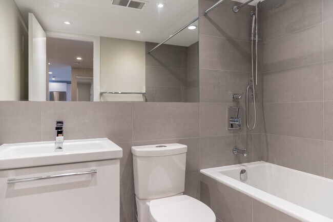 Photo du bâtiment - 730 St Clarens Ave