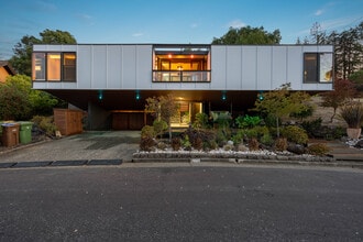 Building Photo - 100 Wimbledon Way