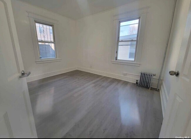 Foto del edificio - 2724 Gillmore St