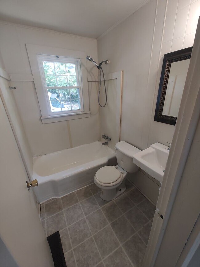 Building Photo - 706 Williams Street