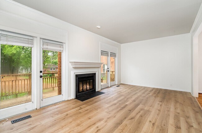 Foto del edificio - Newly Renovated 2-Bedroom Townhome in the Heart of Green Hills