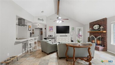 Building Photo - 19 Pebblebrook Ln