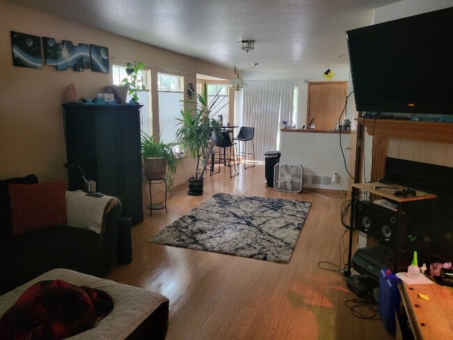 Foto del edificio - 1115 W Swallow Rd