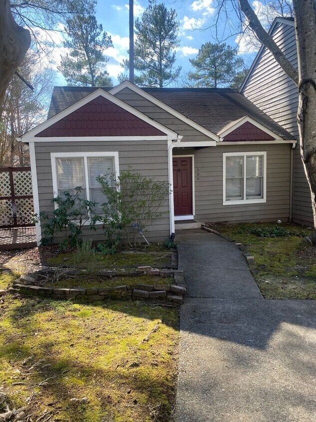 Primary Photo - Cute Furnished 2 Bed in Hope Valley Farms