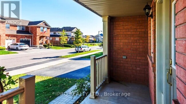 Building Photo - 812 Stark Cir