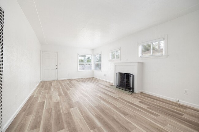 Building Photo - Cozy 2bed/1bath in Normal Heights now avai...