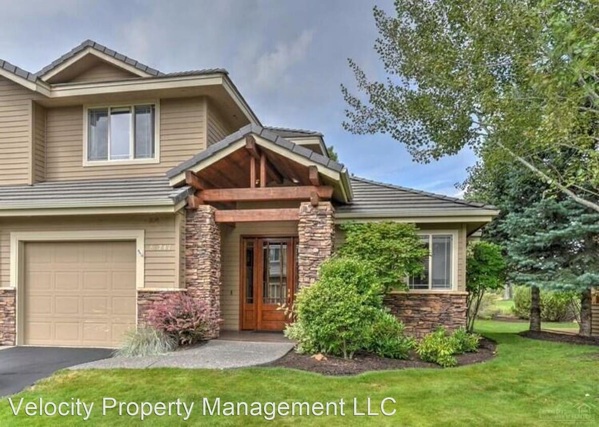 Primary Photo - 3 br, 4 bath House - 61729 Metolius Dr.