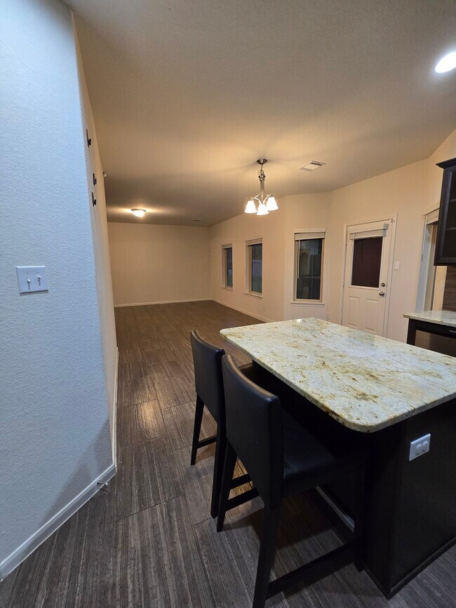 Foto del edificio - 15006 Starry Hills Ct