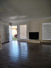 Building Photo - 5625 Antoine Dr