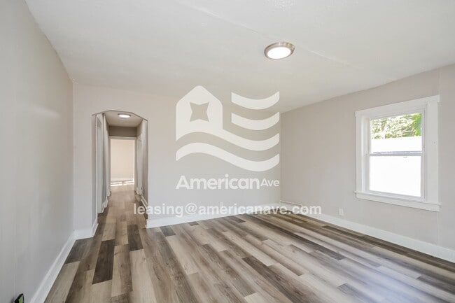 Building Photo - 4001 Grand Ave