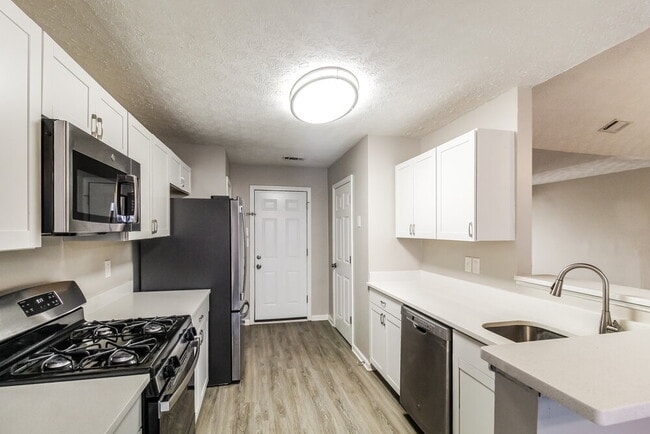 Building Photo - 1376 Trafalgar Way