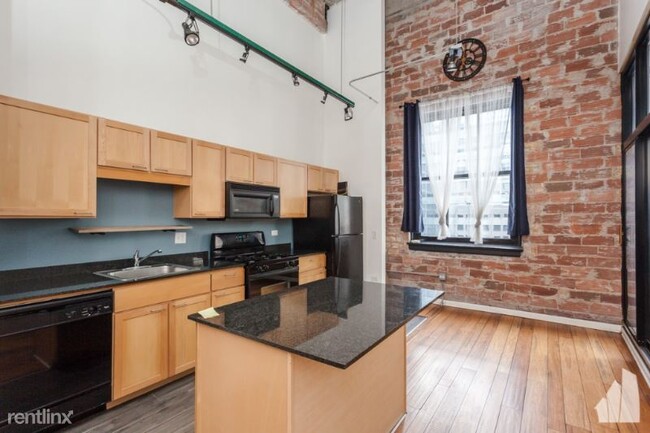 Building Photo - 17 N State St