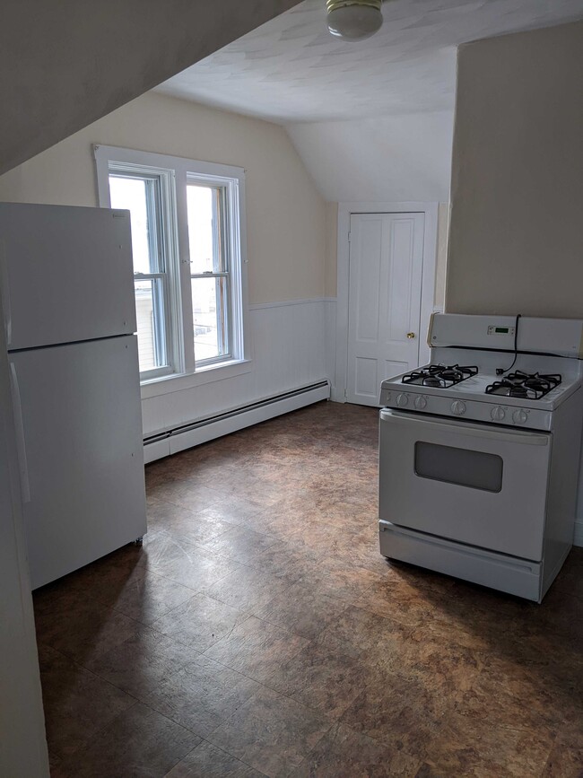 Kitchen - 200 Rhode Island Ave