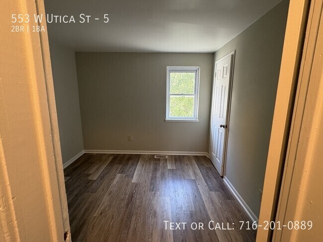Foto del edificio - 553 W Utica St