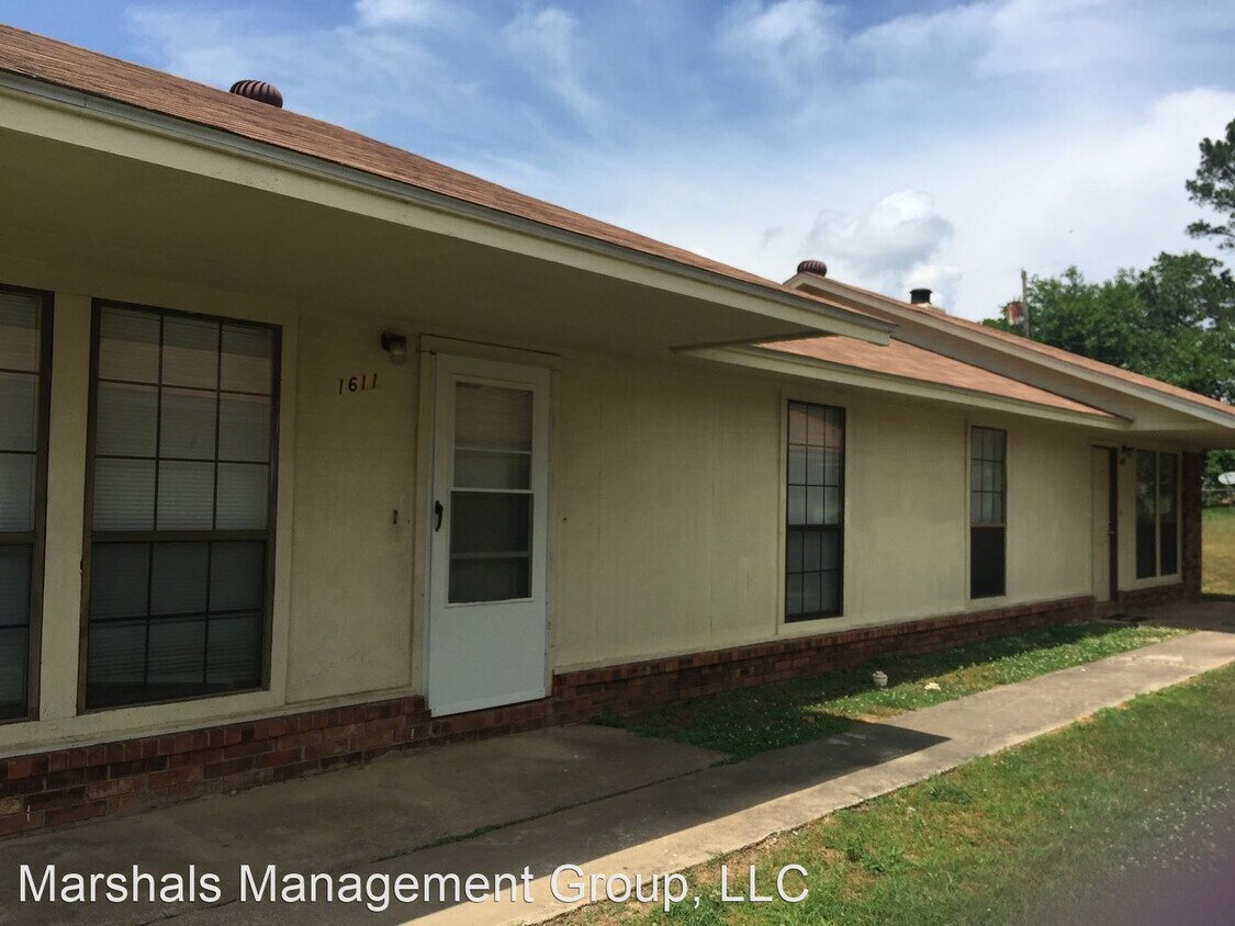 2 br, 1 bath House 1613 South Z Street House for Rent in Fort Smith