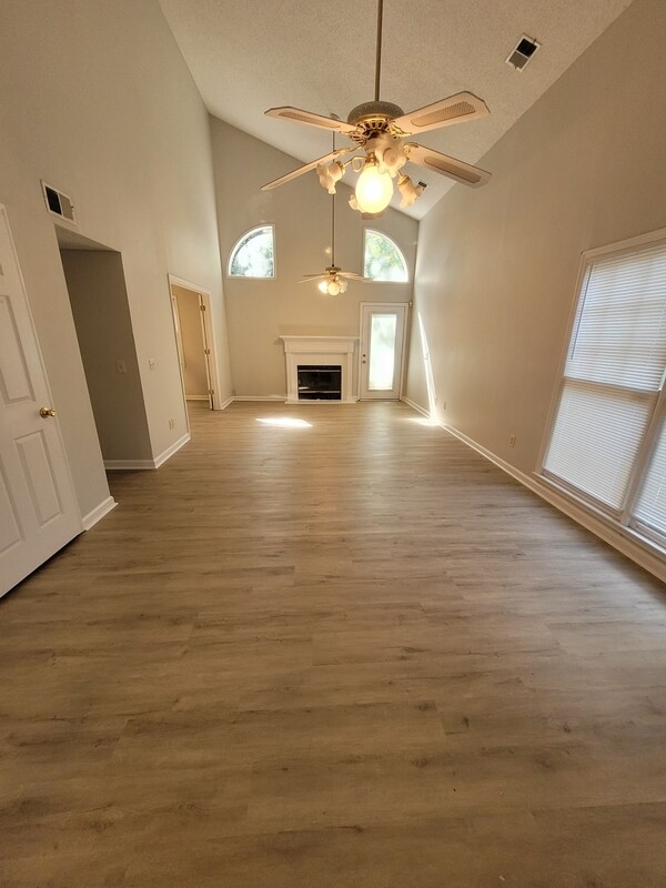 Foto del edificio - 508 Farmingdale Rd SE