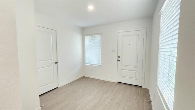 Building Photo - 28759 Texas Plns Dr