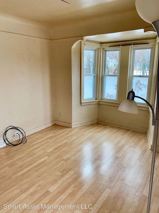 Building Photo - 617 Sylvan Terrace