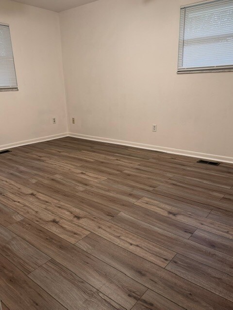 Foto del edificio - 6400 Cheri Lynn Dr