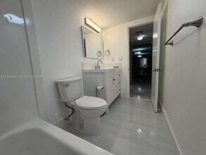 Building Photo - 301 SE 3rd St