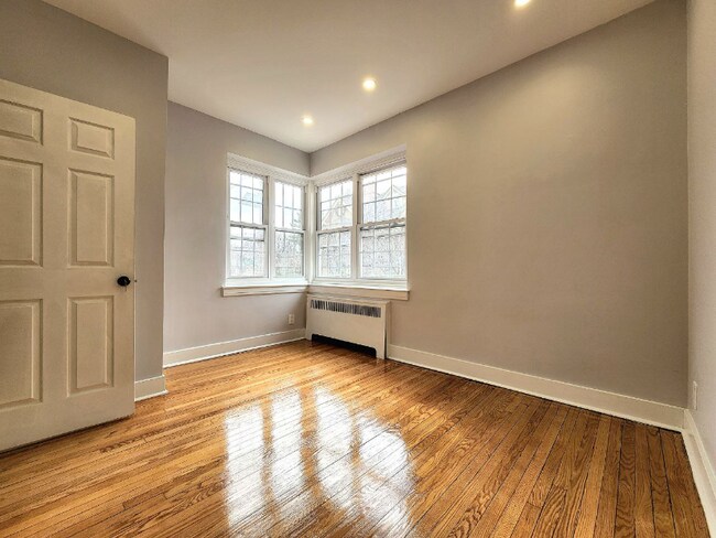 Foto del edificio - 3 Dewitt Rd