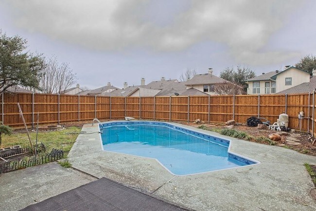 Building Photo - 3020 Laguna Dr