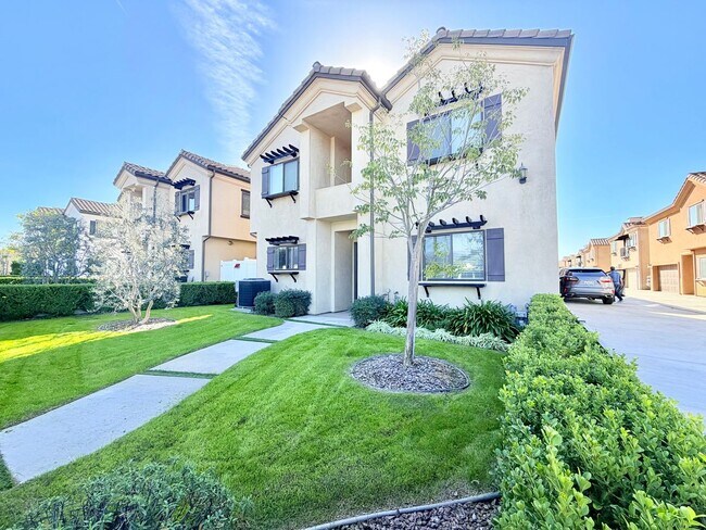 Foto del edificio - Spacious 4-Bedroom Home for Lease in Prime Covina Location