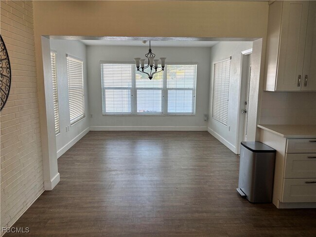 Building Photo - 5521 Granada Rd